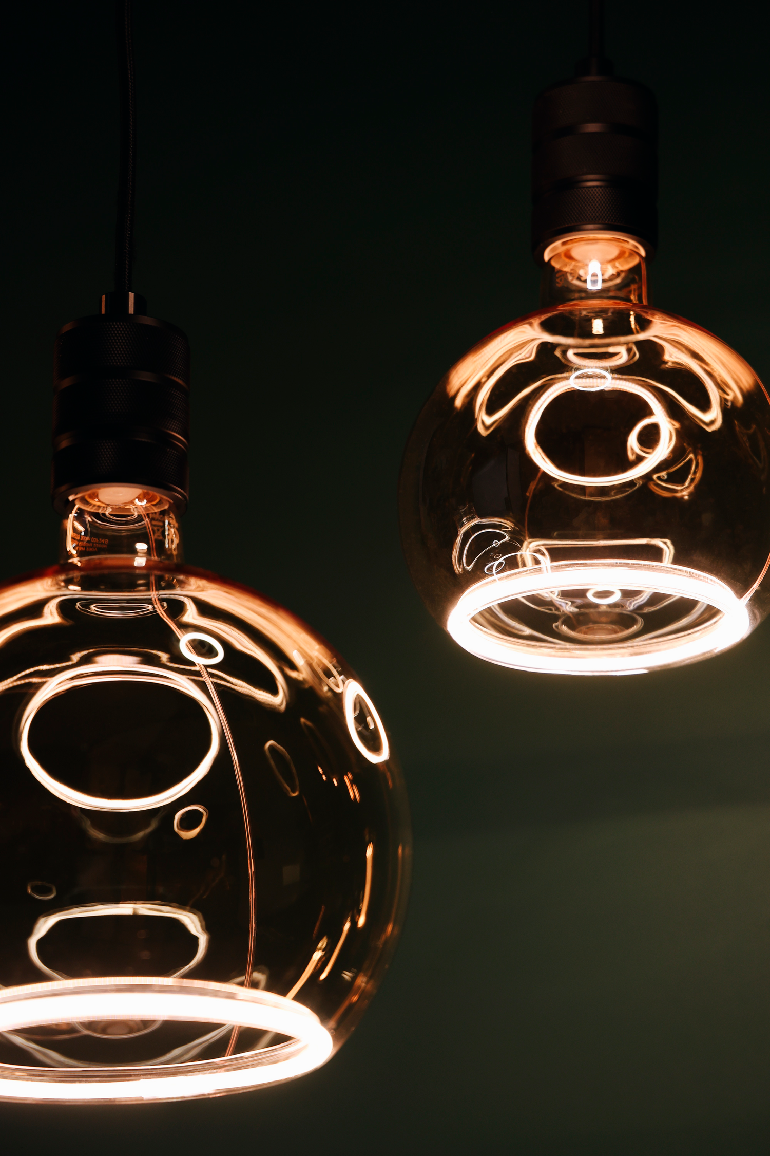 Calex Calex UK - Aura Tomar - G125 - Gold - Straight Filament - E27 - 4W