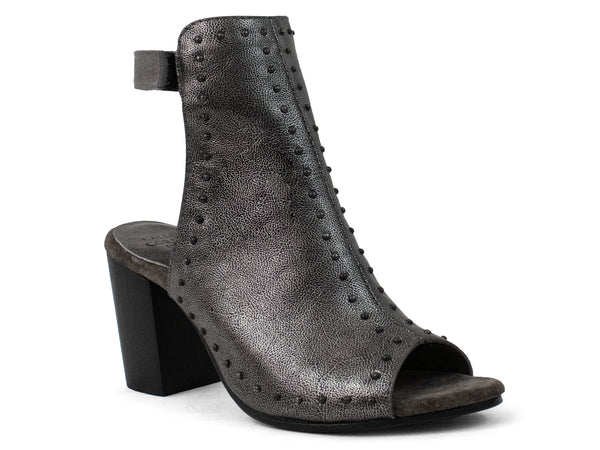 calleen cordero Blair A80 Heel Light Neo Silver w/ Black Art