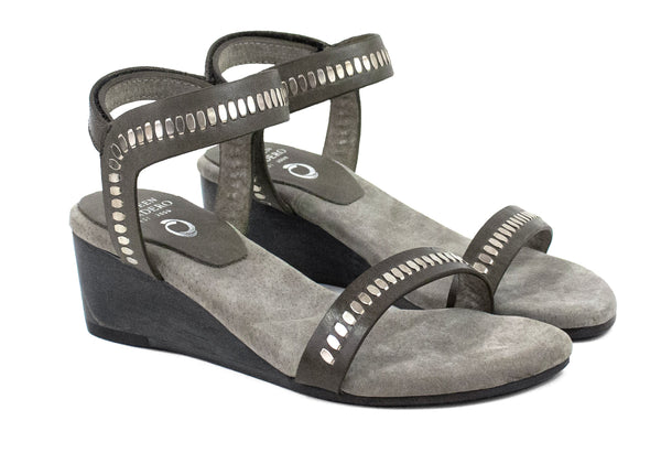 Calleen Cordero Roxy Mini Wedge Navy Aries W/ Nickel Art