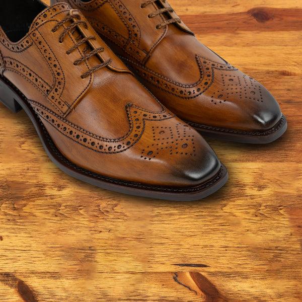 Calzoleria Toscana Calzoleria Toscana Mesola Wingtip Dress Shoe Dark Caramel