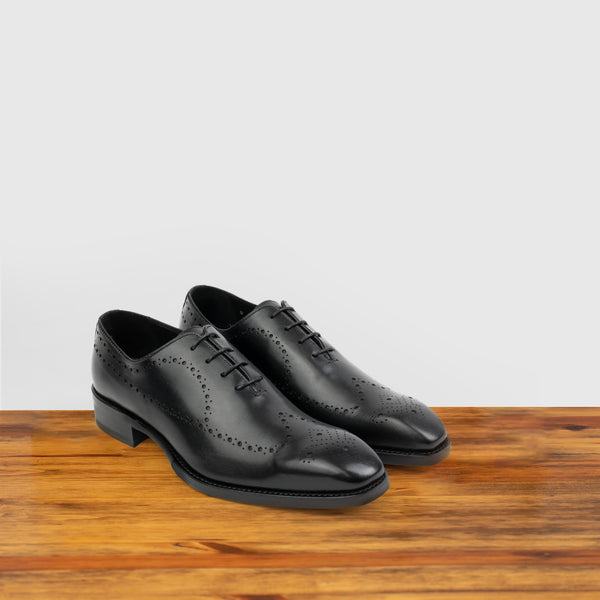 Calzoleria Toscana Q975 Calzoleria Toscana Perforated Wholecut Dress Shoe Black