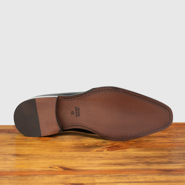 Calzoleria Toscana Q975 Calzoleria Toscana Perforated Wholecut Dress Shoe Black