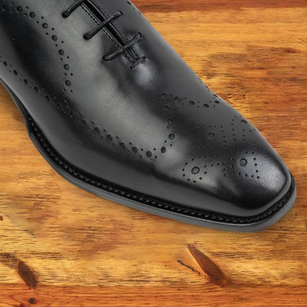 Calzoleria Toscana Q975 Calzoleria Toscana Perforated Wholecut Dress Shoe Black