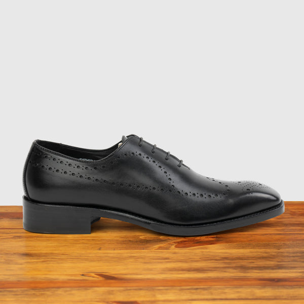 calzoleria toscana Q975 Calzoleria Toscana Perforated Wholecut Dress Shoe Black