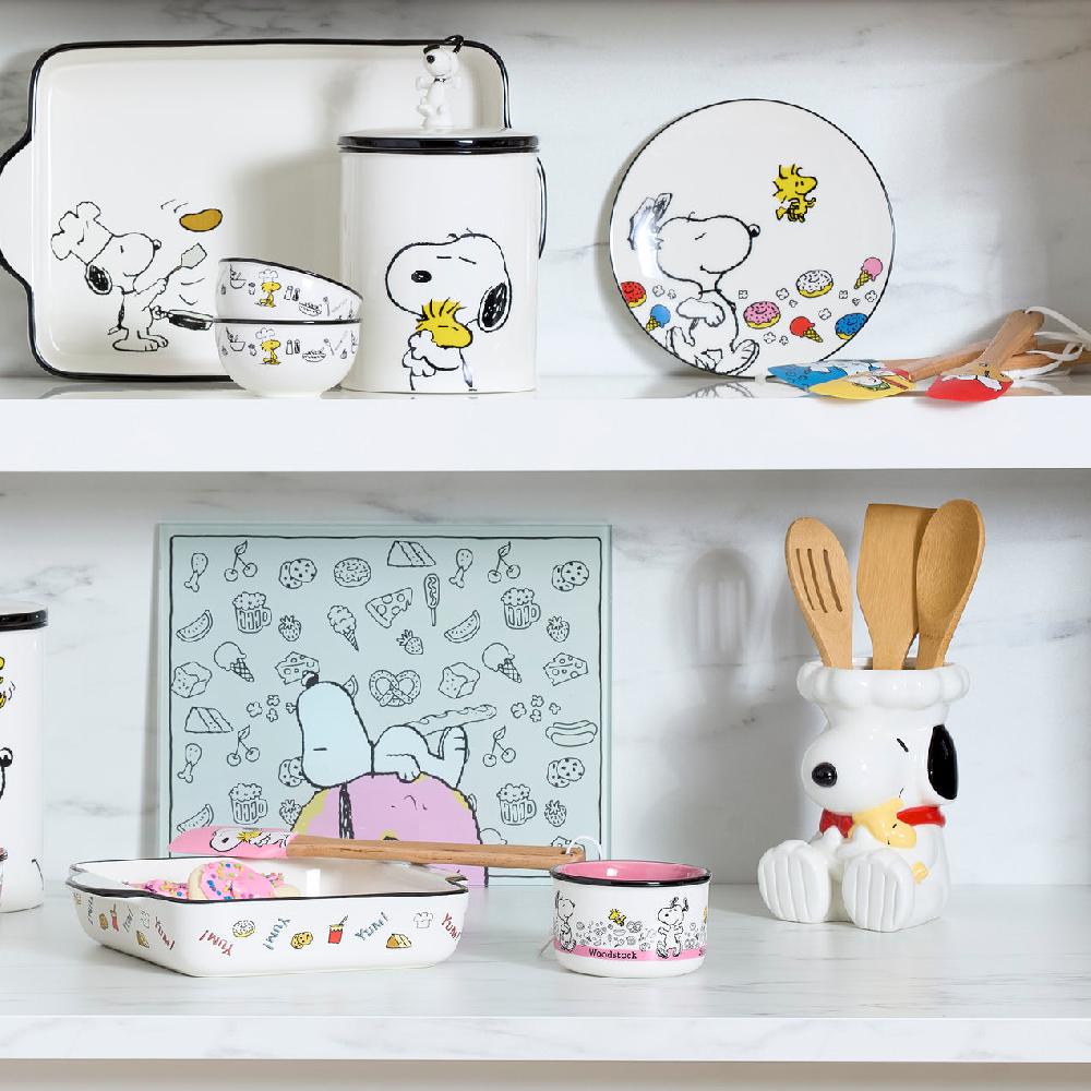 Cambridge Silversmiths Chef Snoopy Figural Utensil Crock 4-Piece Set