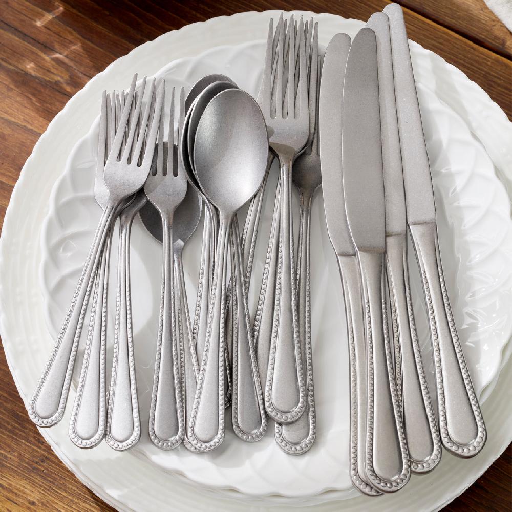 Cambridge Silversmiths Hartwell Vintage Tumbled 42 Piece Flatware Set