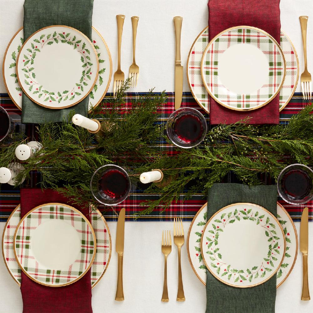 Cambridge Silversmiths Holiday 12-Piece Plate & Mug Set