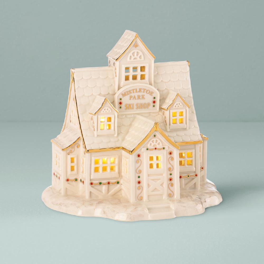 cambridge silversmiths Mistletoe Park Ski Shop Figurine