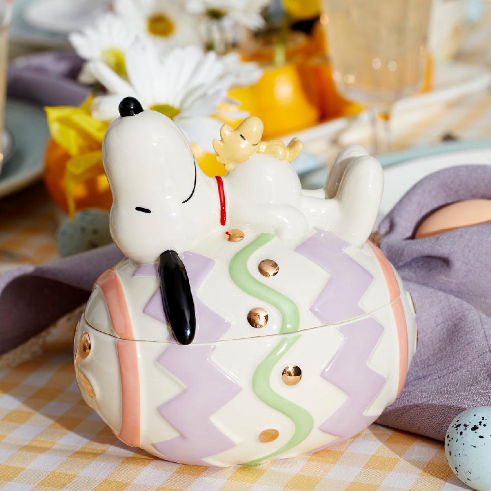 Cambridge Silversmiths Peanuts Easter Snoopy Covered Candy Dish