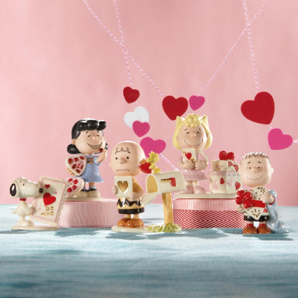 Cambridge Silversmiths PEANUTS® 5-piece Valentine's Day Figurine Set By Lenox