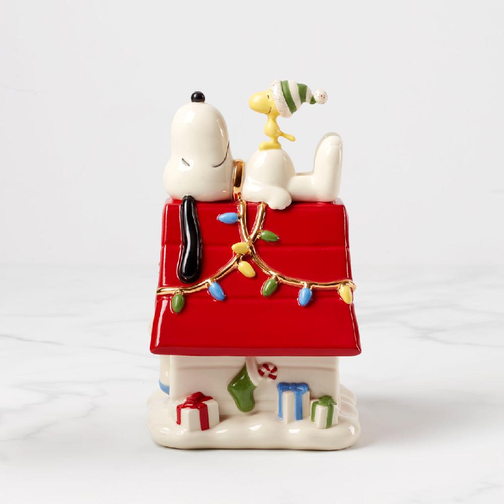 cambridge silversmiths Snoopy Christmas Covered Candy Dish