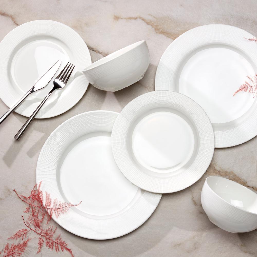 Cambridge Silversmiths Tuscany Classics 18-Piece Dinnerware Set