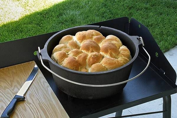 Camp Chef Deluxe Dutch Oven