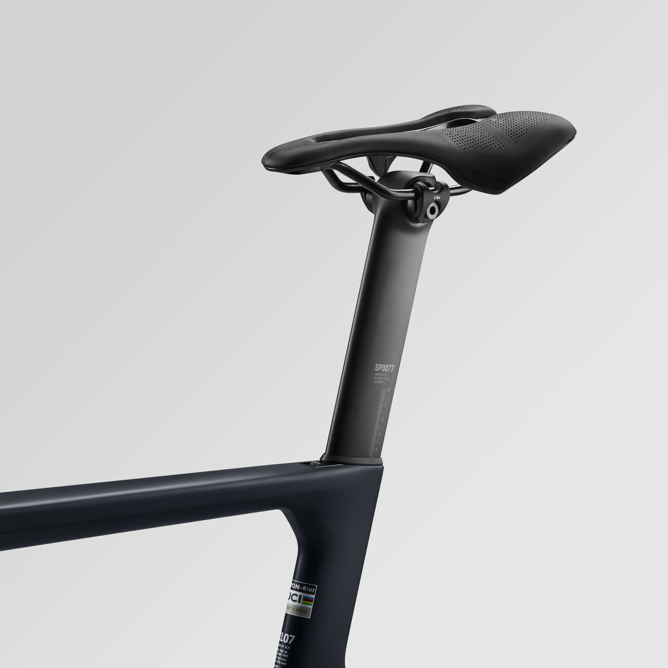 Canyon Aeroad CF SLX 8 Di2 Crystal White