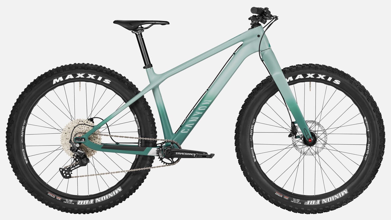 canyon Dude CF 8 In The Valley