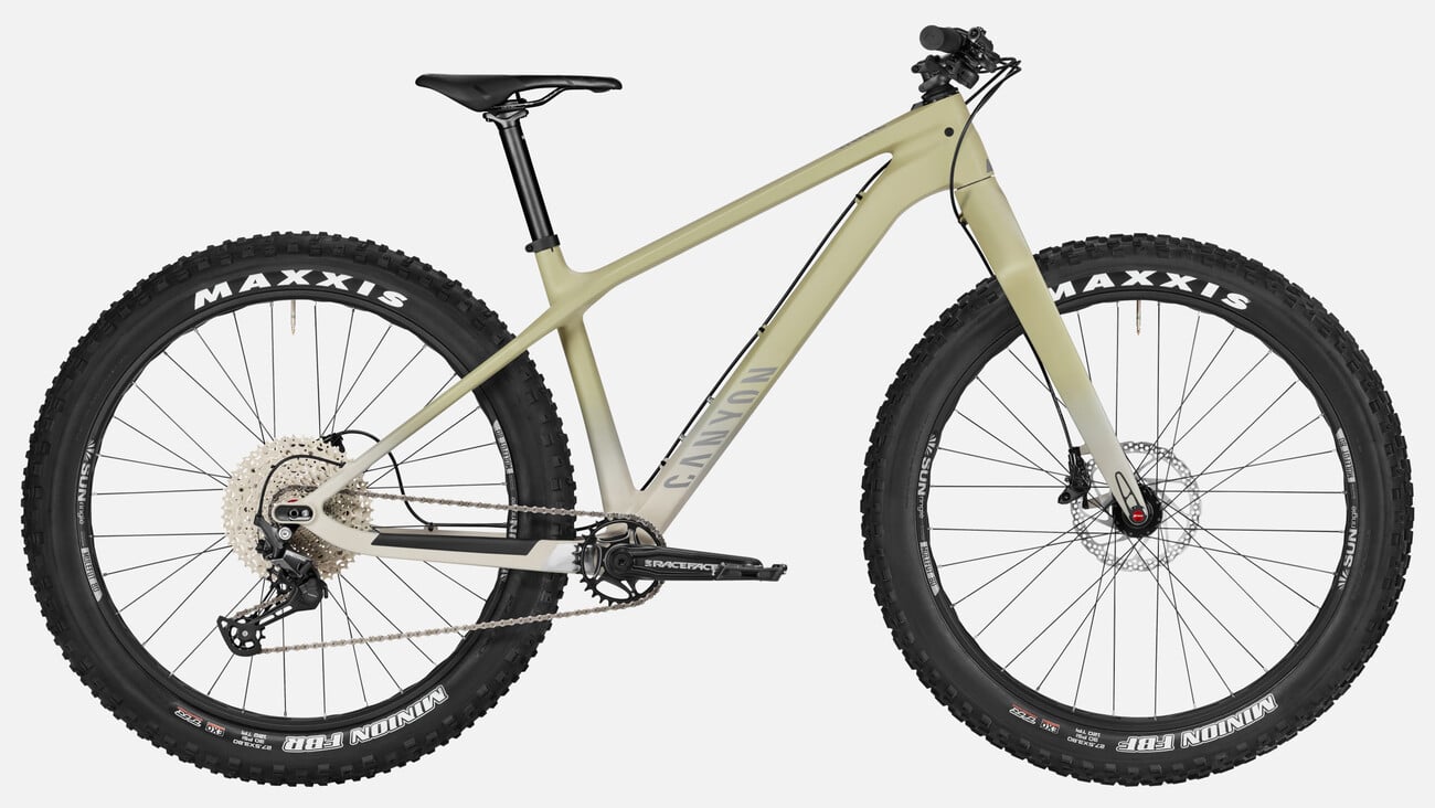 canyon Dude CF 8 In The Valley