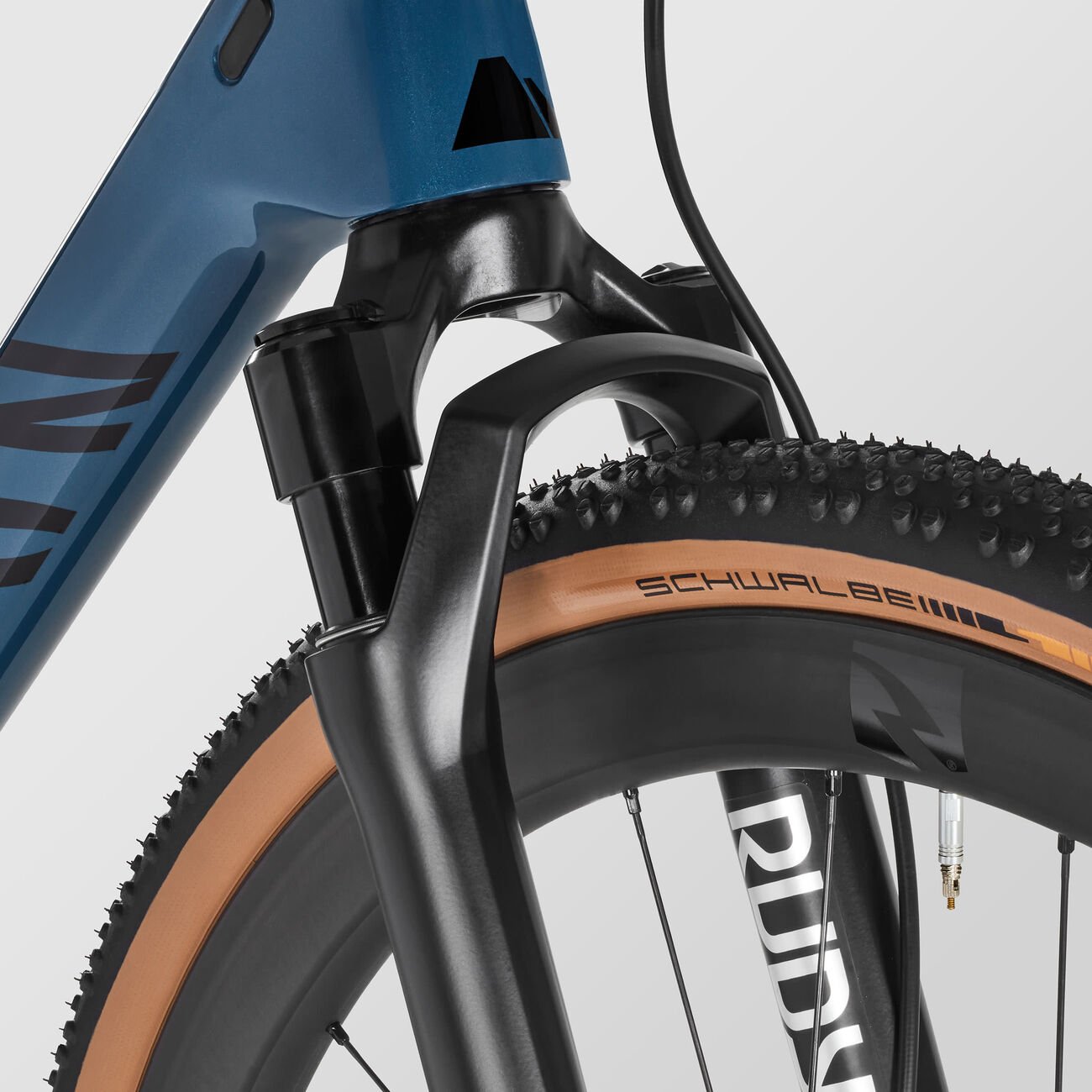 Canyon Grizl CF SLX 8 ETap Trail Blueberry Skins