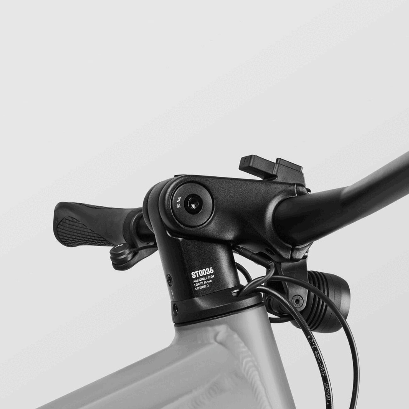 Canyon Pathlite:ON 7 Step-through Stone Grey