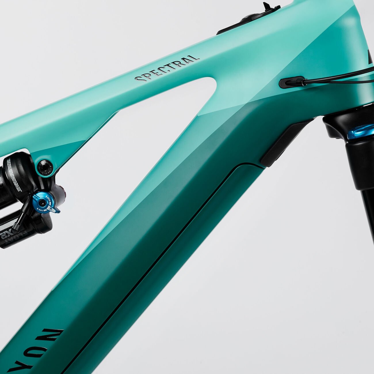 Canyon Spectral:ON CF 8 Shades Of Sea