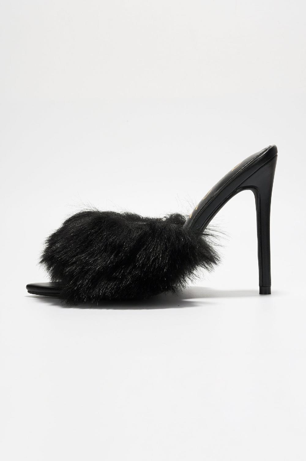 Cape Robbin Edyth Faux Fur Heel Sandals - Black