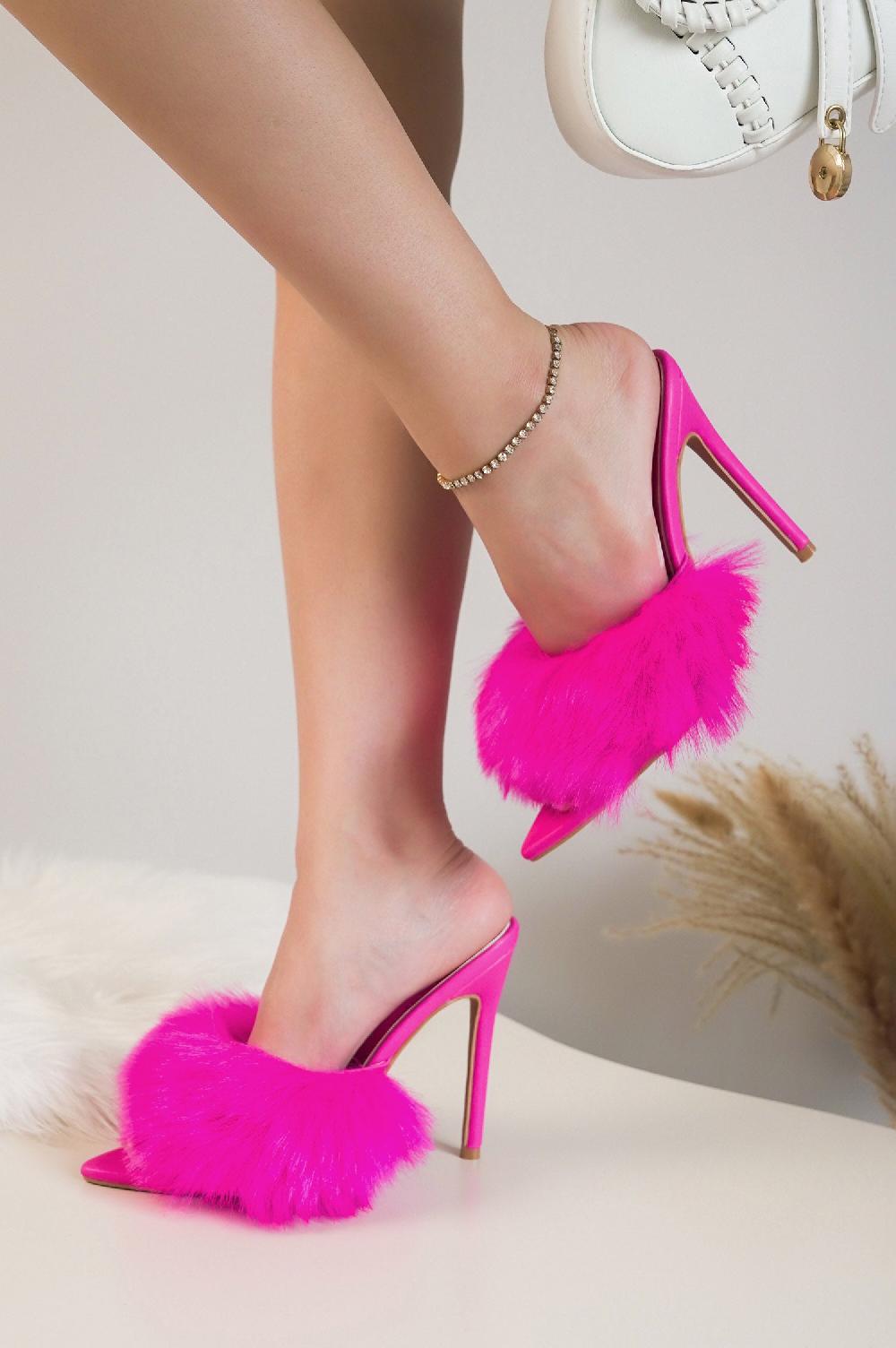 cape robbin Edyth Faux Fur Heel Sandals - Pink