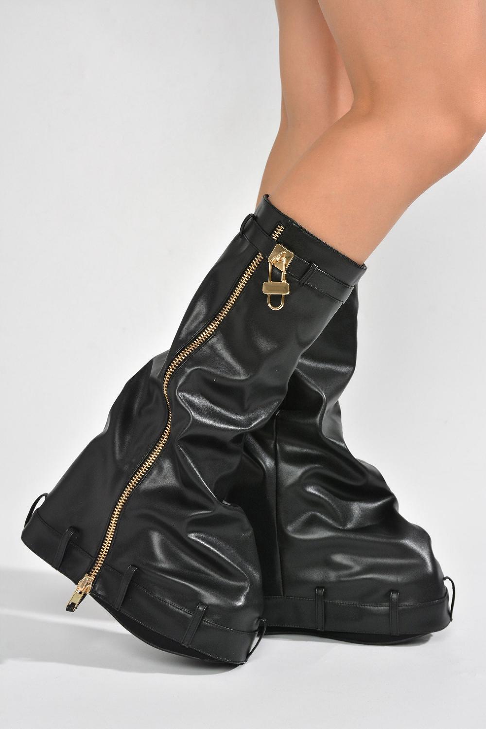 Cape Robbin Loxodo Fold Over Platform Boots - Black
