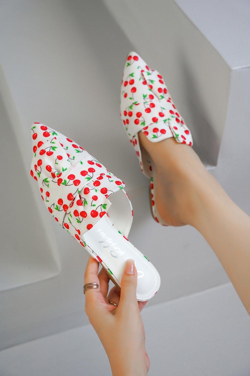 cape robbin Carolyn Knot Slip On Point Toe Flat Mules - White