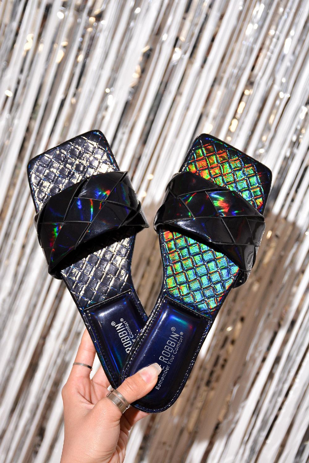 cape robbin Clara Metallic Square Toe Flat Sandals - Black