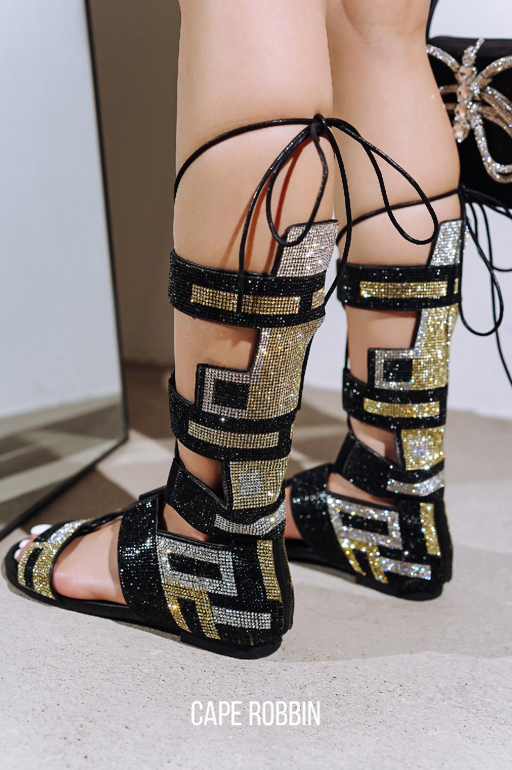 cape robbin Cruella Multicolor Lace Up Gladiator Flats - Black