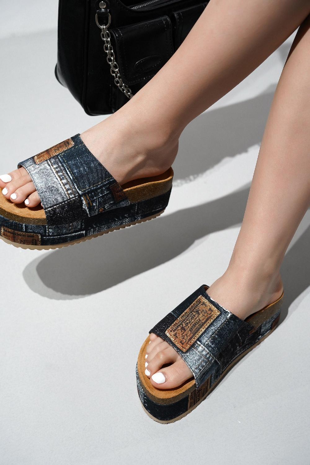 cape robbin Hacha Garden Party Flatform Sandals - Denim