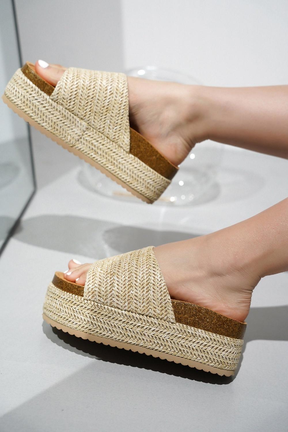cape robbin Hacha Garden Party Flatform Sandals - Raffia