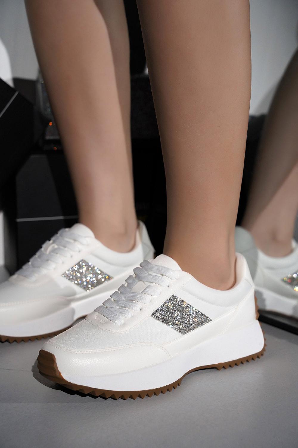 cape robbin Jacinthia Rhinestone Decor Lace-up Platform Sneaker - White