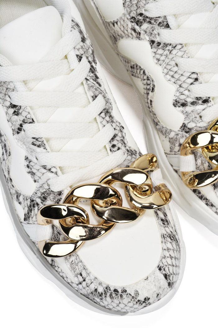 Cape Robbin Jericho Colorblock Chain Low Cut Sneakers - White