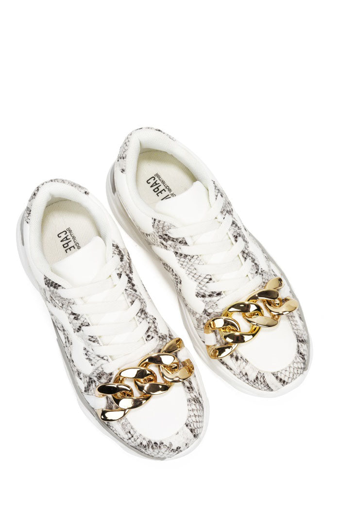 Cape Robbin Jericho Colorblock Chain Low Cut Sneakers - White