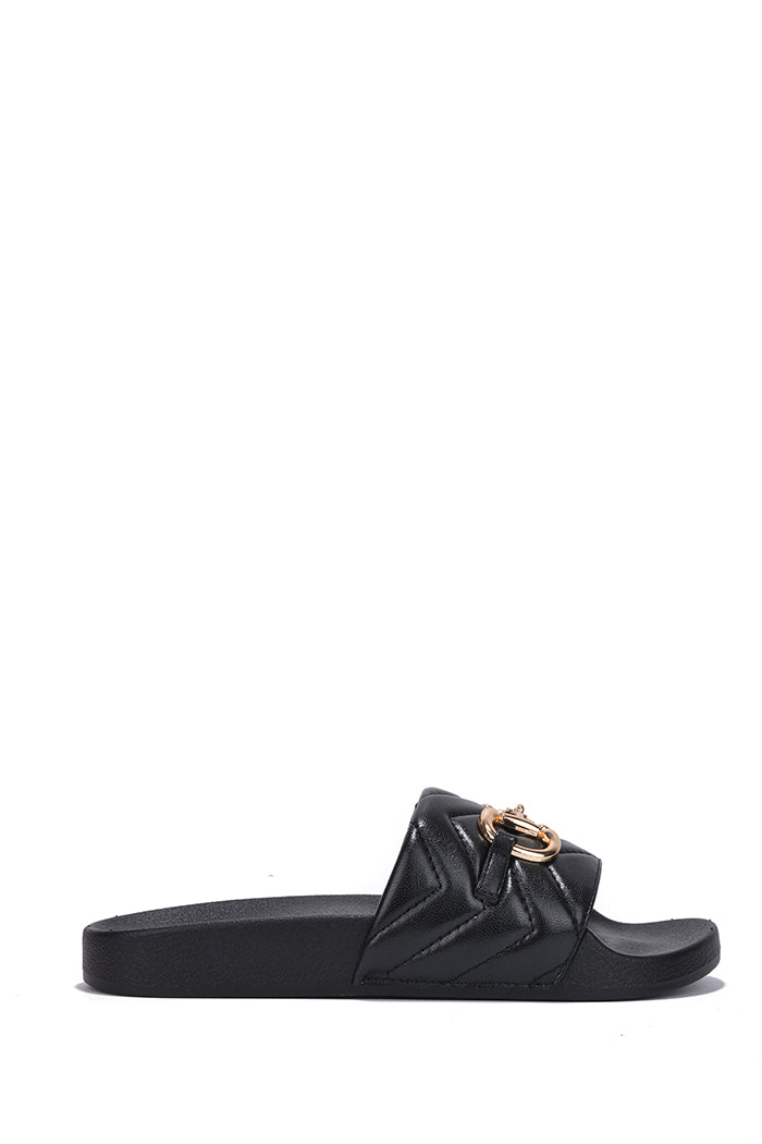 Cape Robbin Layton Chain Round Toe Flat Sandals - Black