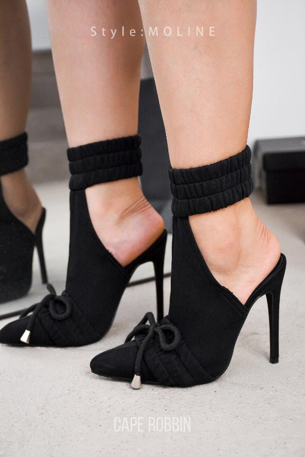 cape robbin Moline Pointy Toe Skinny High Heel Booties - Black