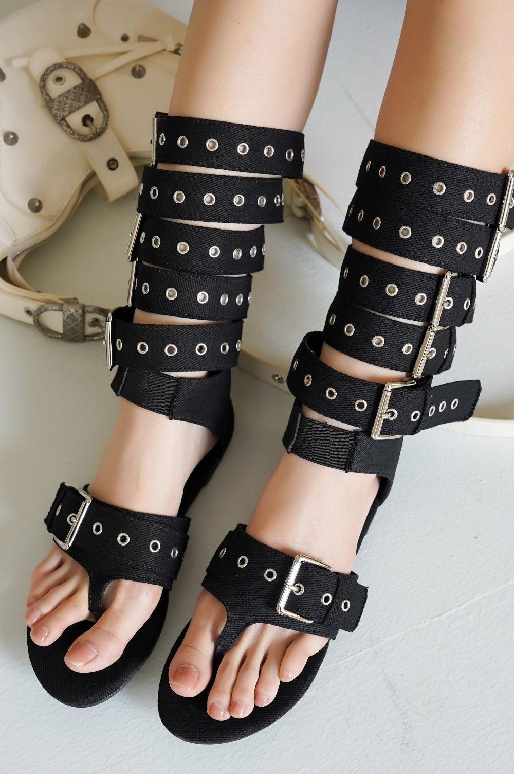 cape robbin Viki Denim Belt Buckled Flat Sandals - Black