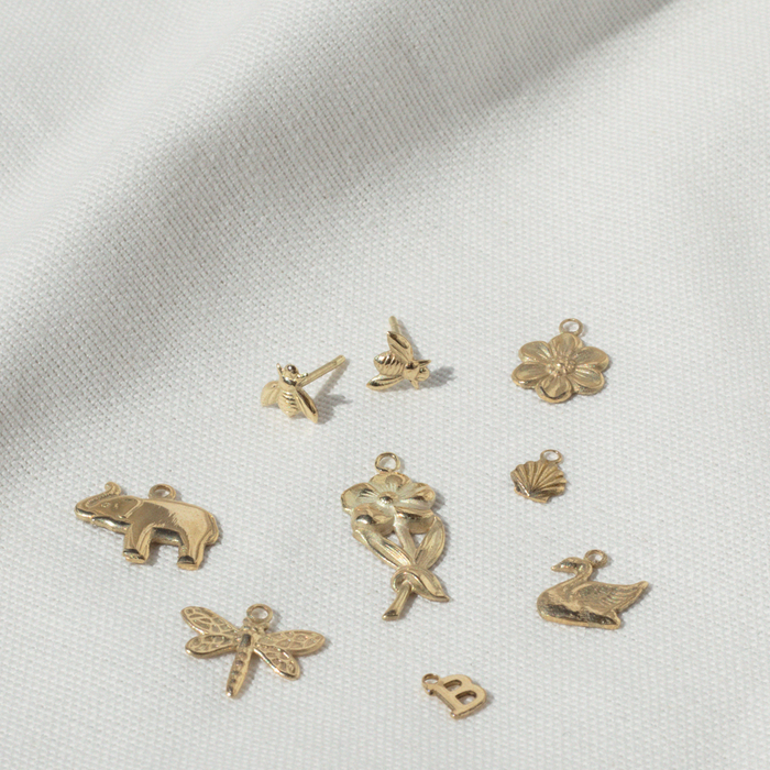 Capi Golden Fly Stud