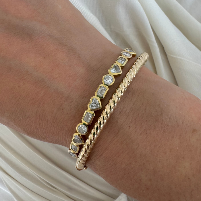 Capi Thin Bangle Bracelet Oval