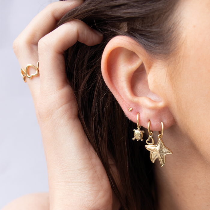 Capi Triangle Ball Stud