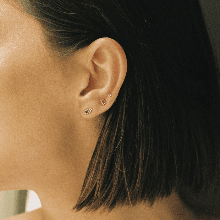 Capi Triangle Ball Stud