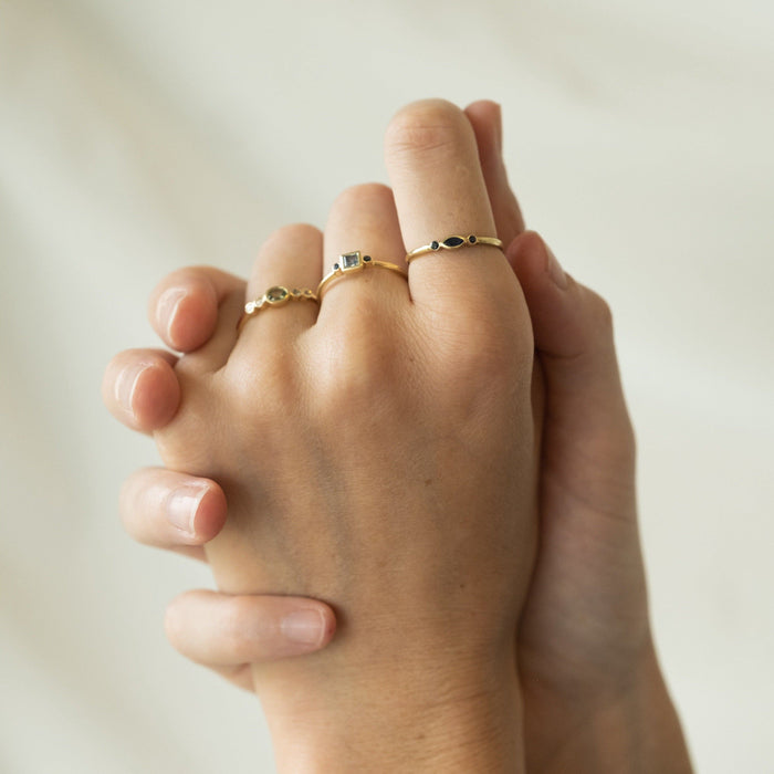 Capi Deco Sapphire Ring With Square Cut And 2 Briljant Cut