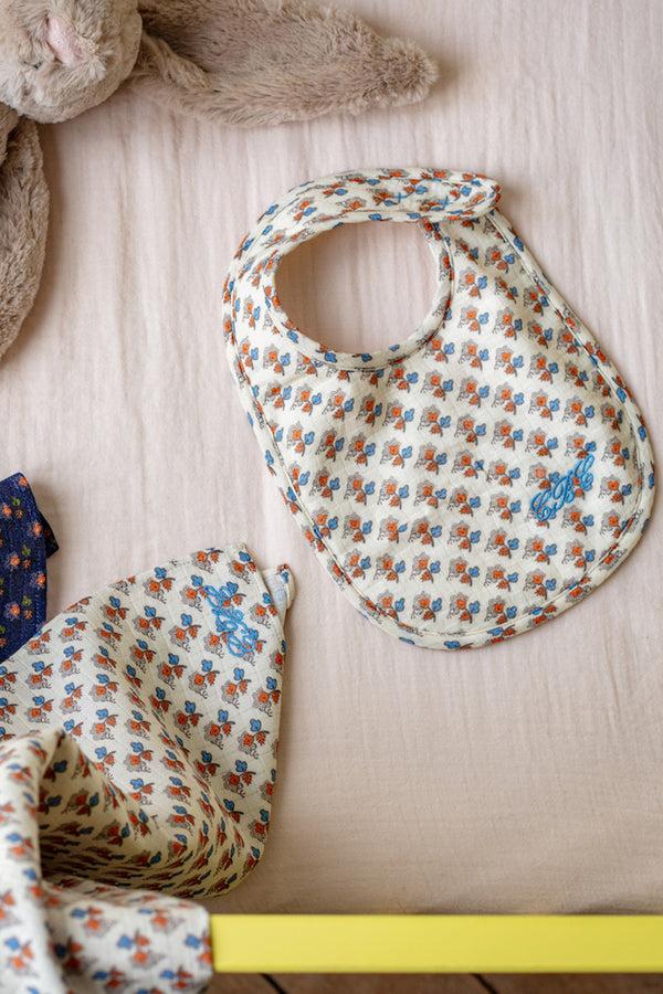 Caramel BABY BIB AND MUSLIN SET - CREAM POSY PRINT