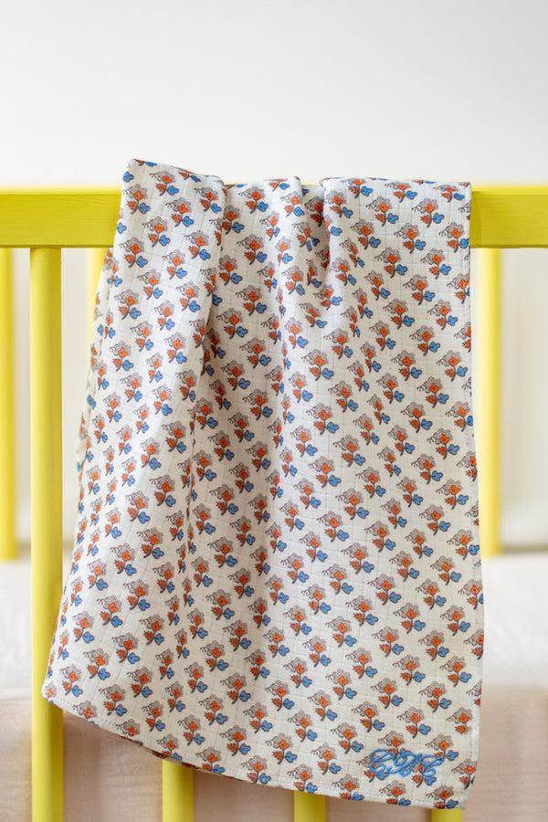 Caramel BABY BIB AND MUSLIN SET - CREAM POSY PRINT