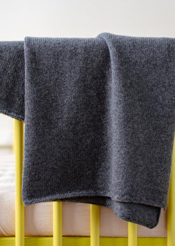 caramel BABY KNITTED BLANKET 85 x 68 CM - DARK GREY