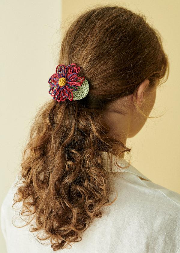 Caramel RAFFIA FLOWER BARRETTE HAIR CLIP - RED/BLUE