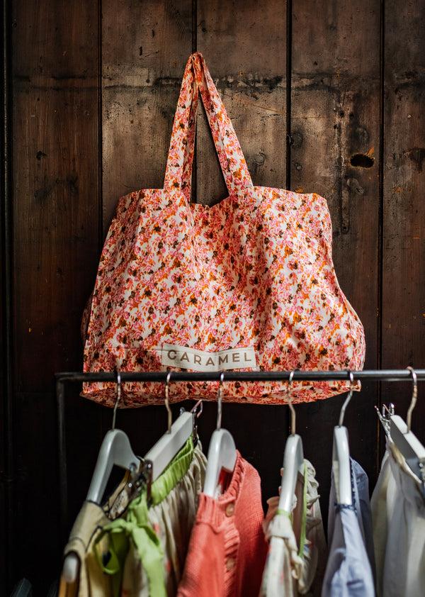 caramel SHELL TOTE BAG - BRIGHT PINK FLORAL