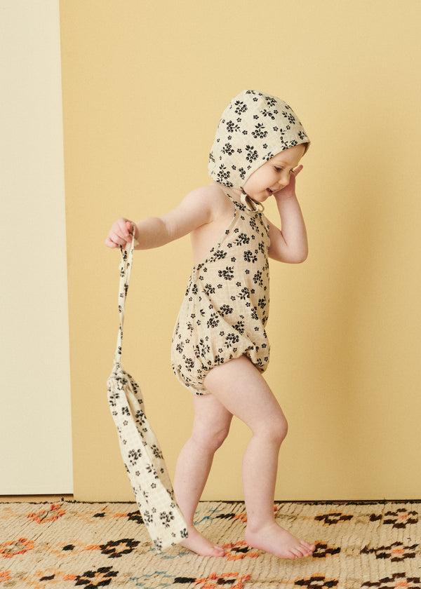Caramel LAVENDULA BABY COTTON ROMPER AND BONNET SET - BERRY BUD