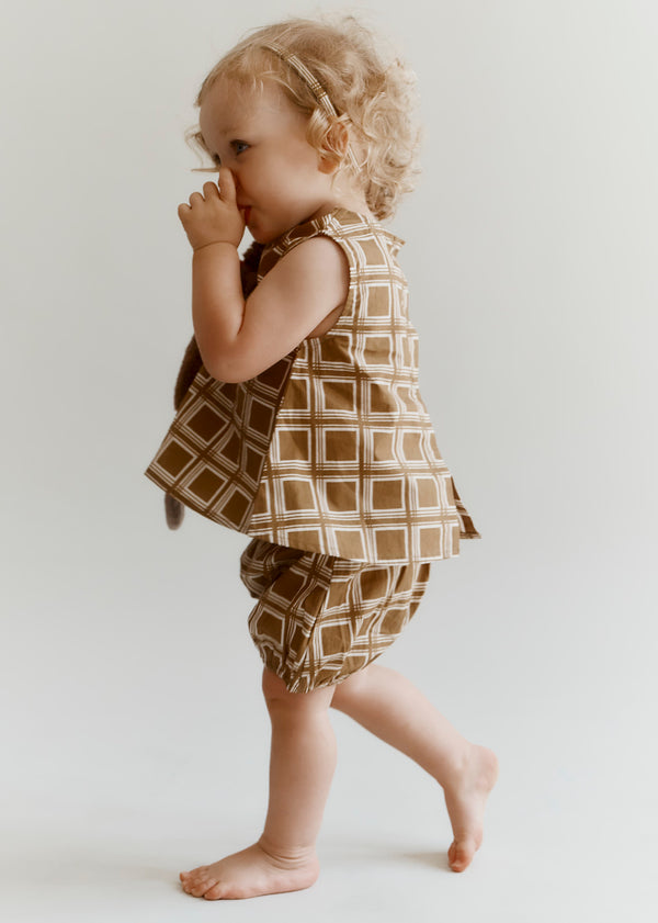 Caramel LETTUCE BABY COTTON POPLIN TOP AND SHORTS SET - BROWN GEO PRINT