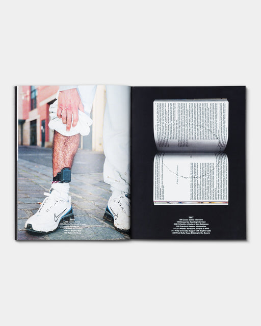 Carhartt Work In Progress Carhartt WIP WIP Magazine | Mike / Black